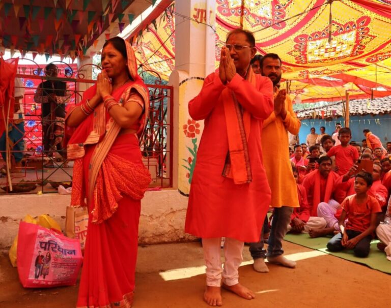 गृहग्राम बगिया में ग्रामवासियों संग होली के रंग में डूबे मुख्यमंत्री विष्णु देव साय की सामने आई विशेष तस्वीरें