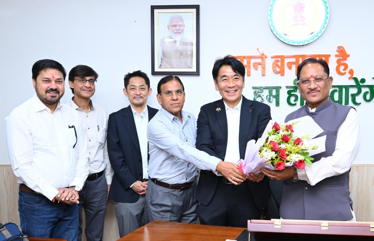 रायपुर : मुख्यमंत्री विष्णु देव साय से जापान के प्रतिनिधिमंडल की सौजन्य मुलाकात…निवेश, तकनीकी सहयोग और औद्योगिक विस्तार को लेकर हुई विस्तृत चर्चा
