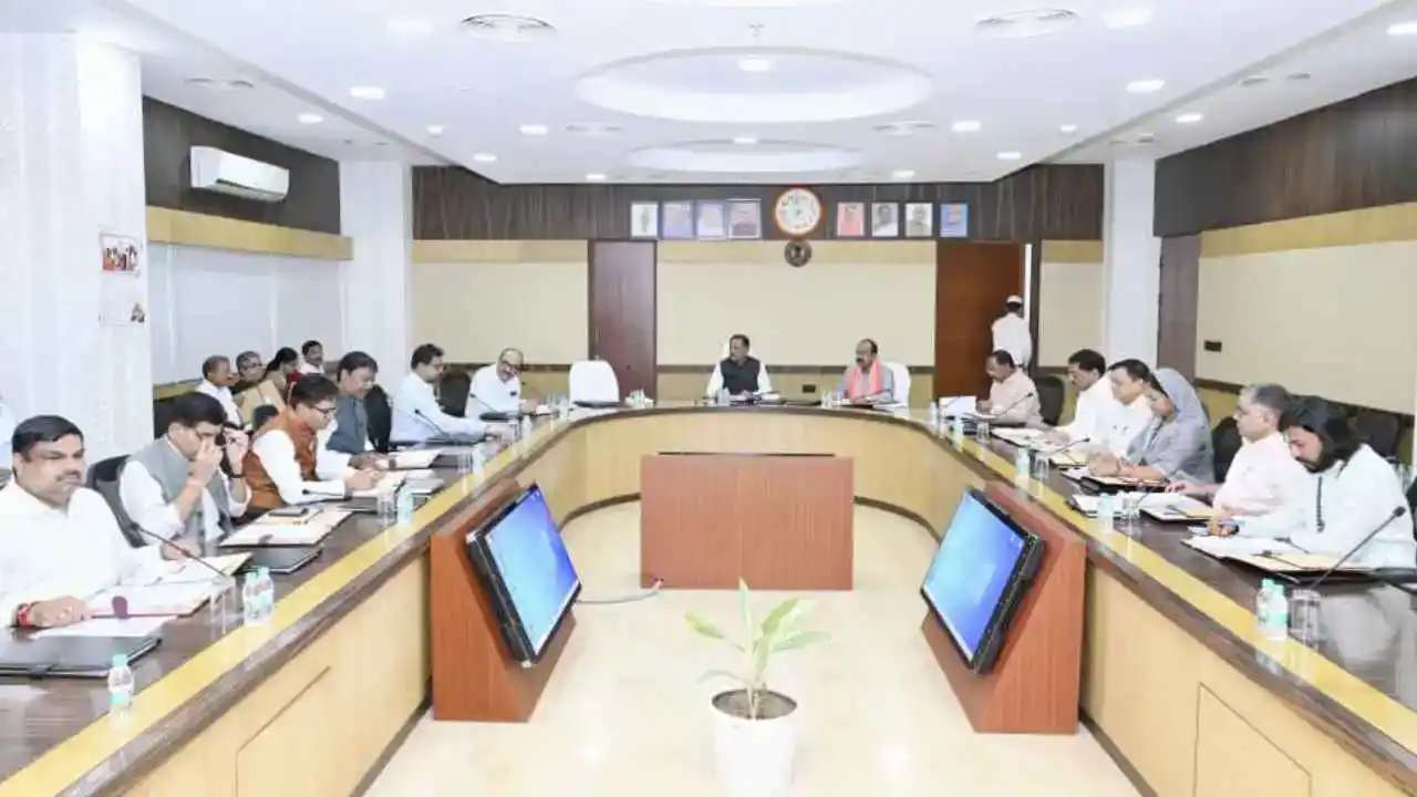 CG Cabinet Meeting: छत्तीसगढ़ शहरी गैस वितरण नीति 2026 को मंजूरी समेत साय कैबिनेट की बैठक में इन फैसलों पर लगी मुहर