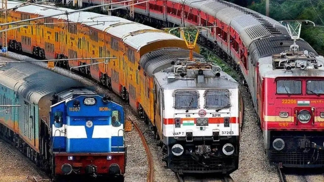 छत्तीसगढ़ में रेल यात्रियों के लिए बड़ा झटका, जून में 77 ट्रेनें रहेंगी बंद…इन ट्रेनों के पैसेंजर पर पड़ेगा असर