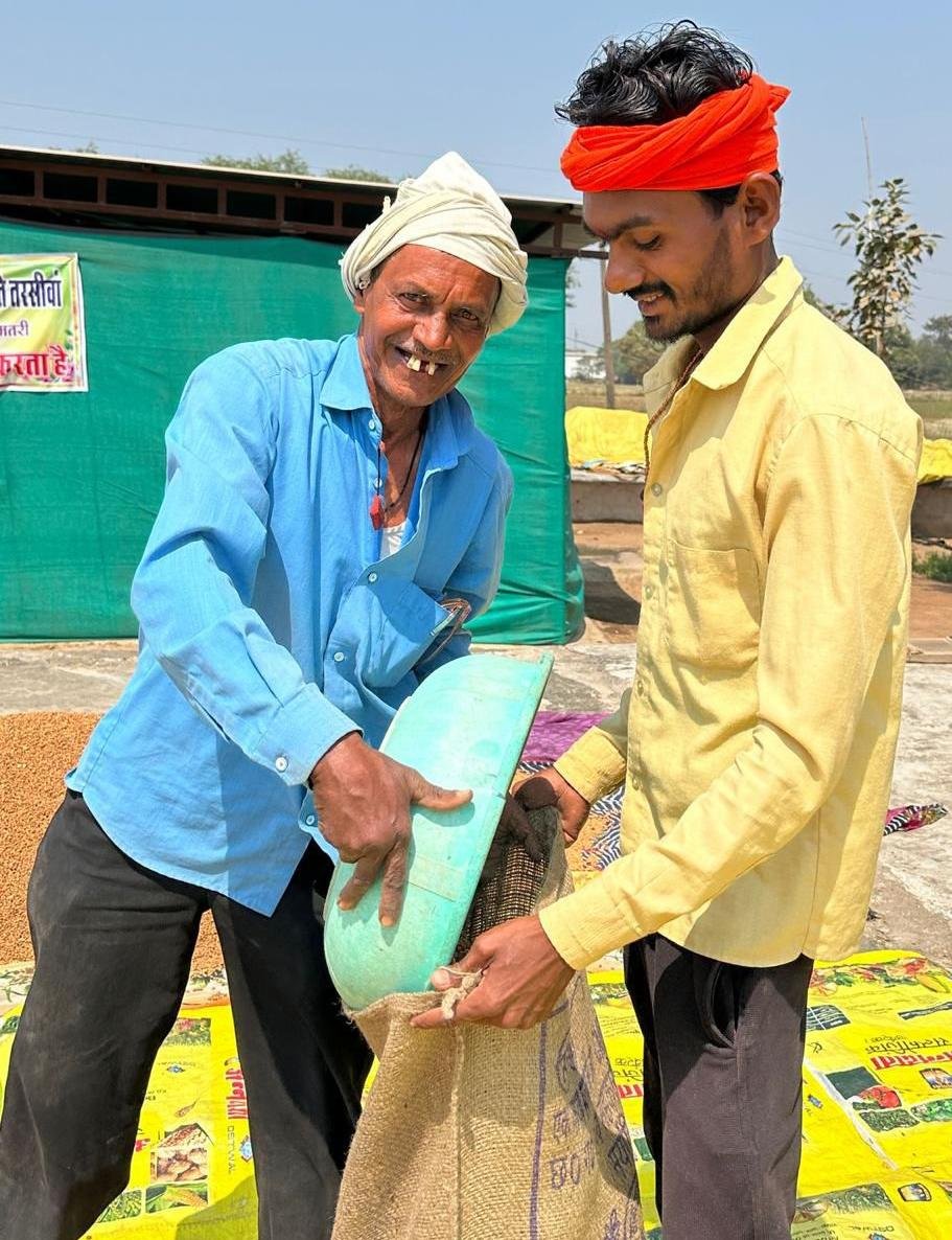 धमतरी का गौरव: ‘विश्व की सबसे बड़ी अनाज भंडारण योजना’ में बनाया कीर्तिमान प्रदेश के कुल चने का 50% अकेले खरीदा