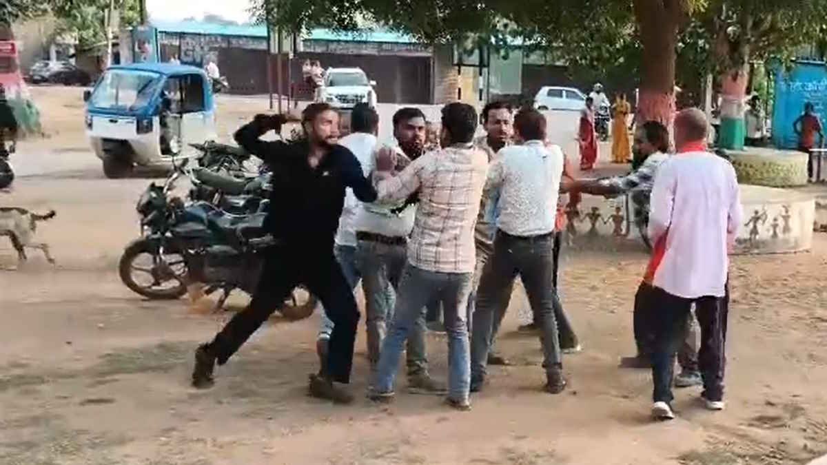 तहसील परिसर बना अखाड़ा! जमीन विवाद की सुनवाई के बाद दोनों पक्षों में जमकर मारपीट, 18 लोगों पर केस दर्ज