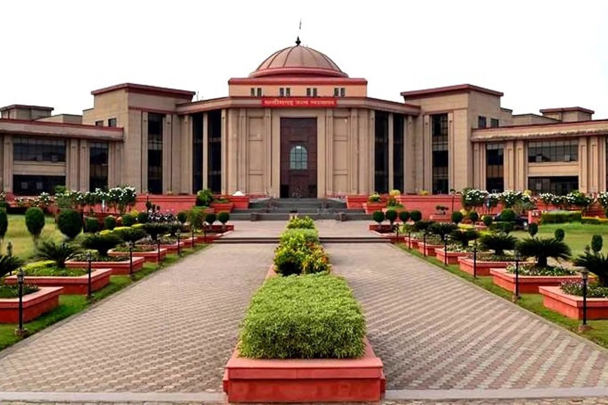 हाईकोर्ट की सख्ती से हिला रेलवे प्रशासन क्या मजदूरों की अनदेखी पर अब होगा बड़ा बदलाव