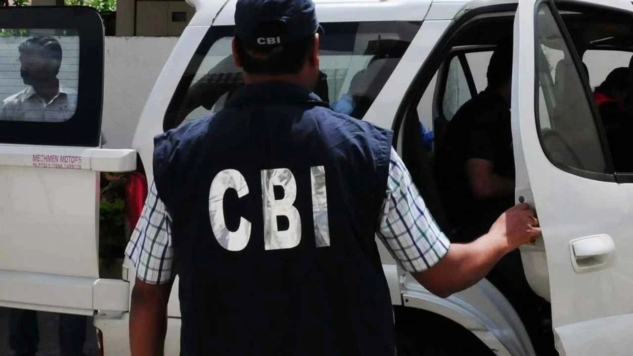 CG News: रेलवे भर्ती में रिश्वत का खेल, 5 लाख लेते पकड़े गए दो कर्मचारी, CBI जांच में हुए कई खुलासे