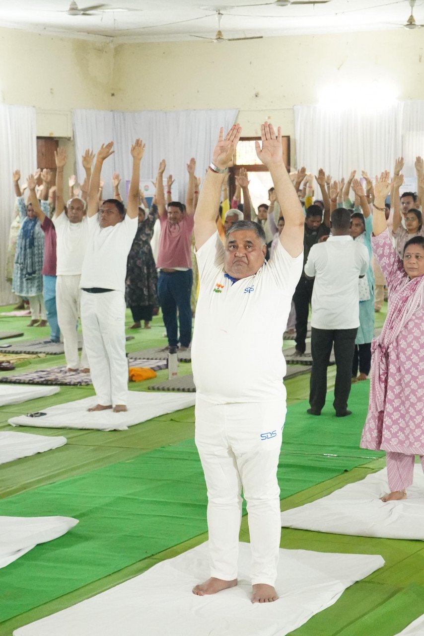 करें योग रहें निरोग – पर्यटन एवं संस्कृति मंत्री श्री राजेश अग्रवाल