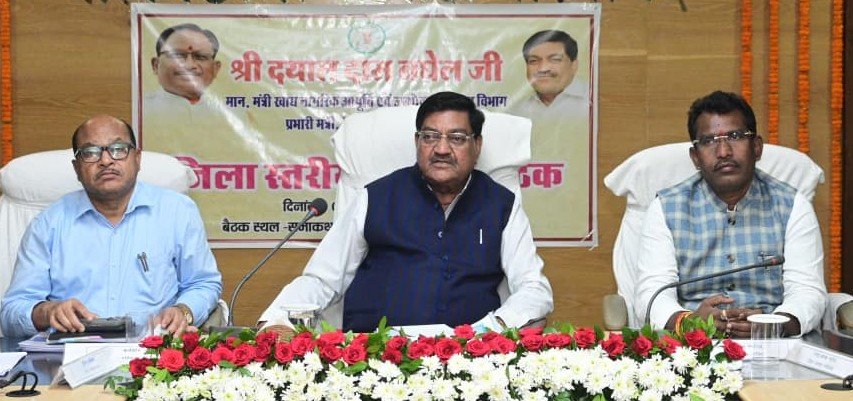 अवैध रेत उत्खनन, भण्डारण एवं परिवहन पर करें सख्त कार्यवाही : मंत्री मंत्री श्री बघेल