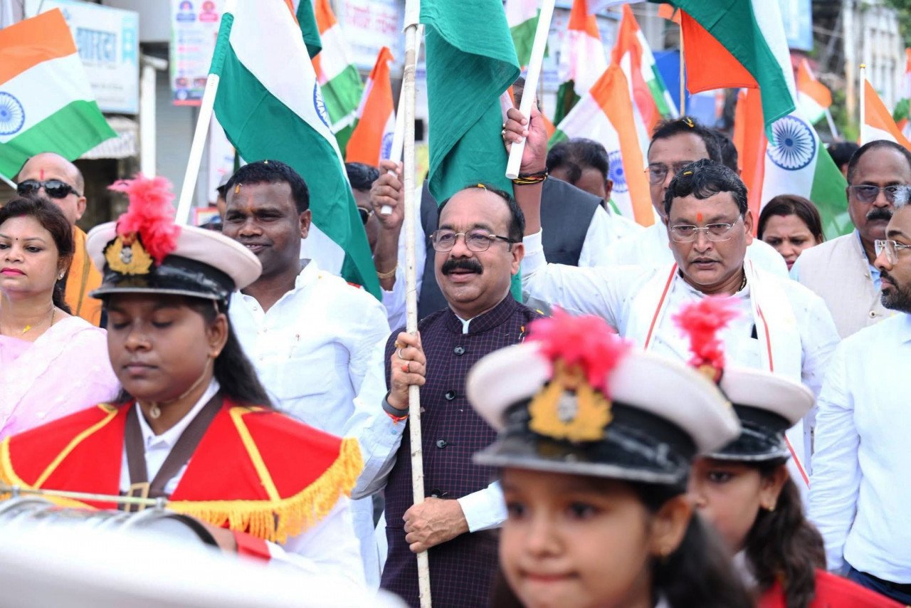 देशभक्ति से ओतप्रोत अप्रतिम उत्साह के साथ निकली तिरंगा यात्रा, उप मुख्यमंत्री श्री अरुण साव हुए शामिल