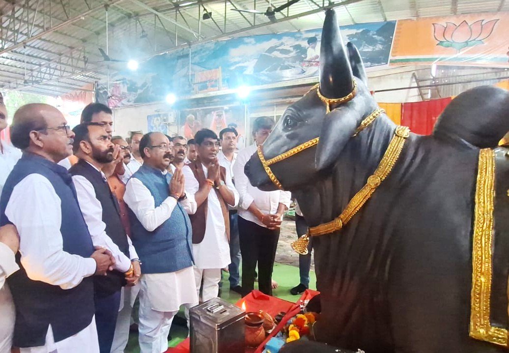 उप मुख्यमंत्री श्री अरुण साव महारुद्राभिषेक में शामिल हुए