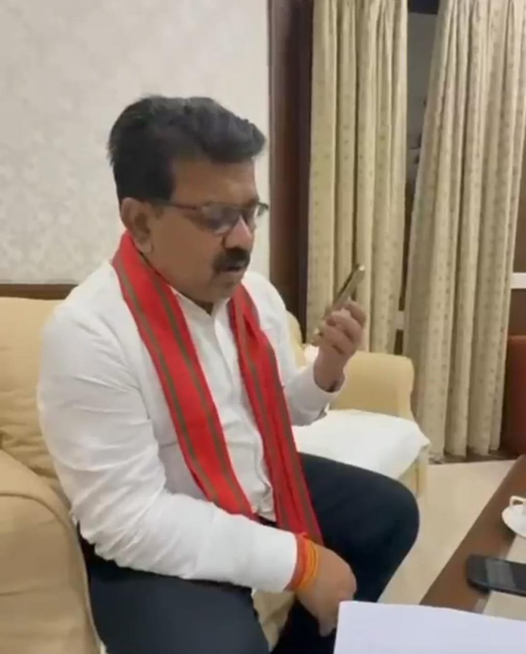कुलगाम आतंकी हमले के पीड़ितों के परिजनों से उप मुख्यमंत्री श्री विजय शर्मा ने की बात उप मुख्यमंत्री श्री विजय शर्मा