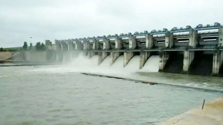 गंगरेल के 6 गेट खोले गए : महानदी में बाढ़, हर सेकंड छोड़ा जा रहा 10400 क्यूसेक पानी