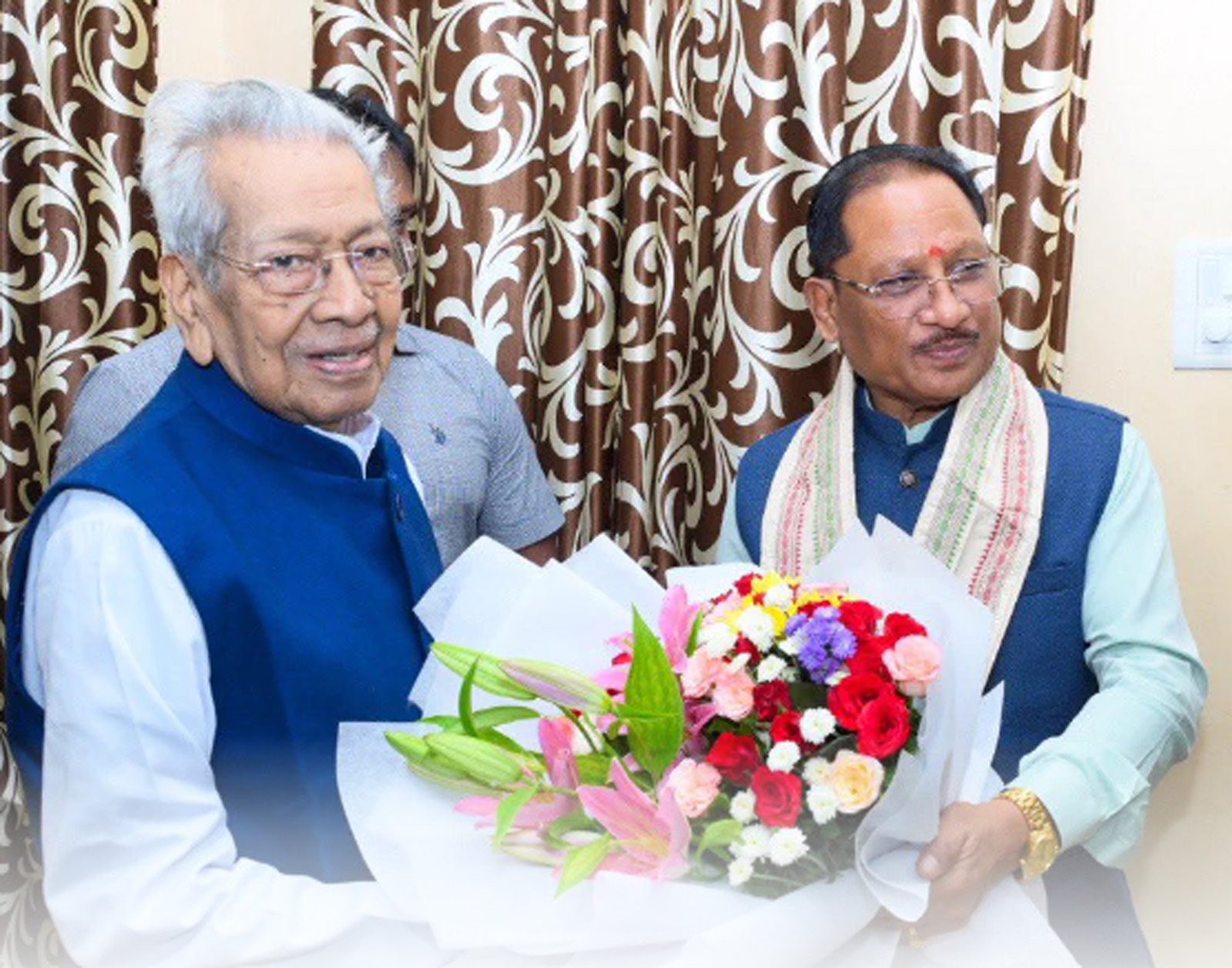 मुख्यमंत्री श्री विष्णु देव साय ने छत्तीसगढ़ के पूर्व राज्यपाल श्री विश्वभूषण हरिचंदन से की सौजन्य भेंट
