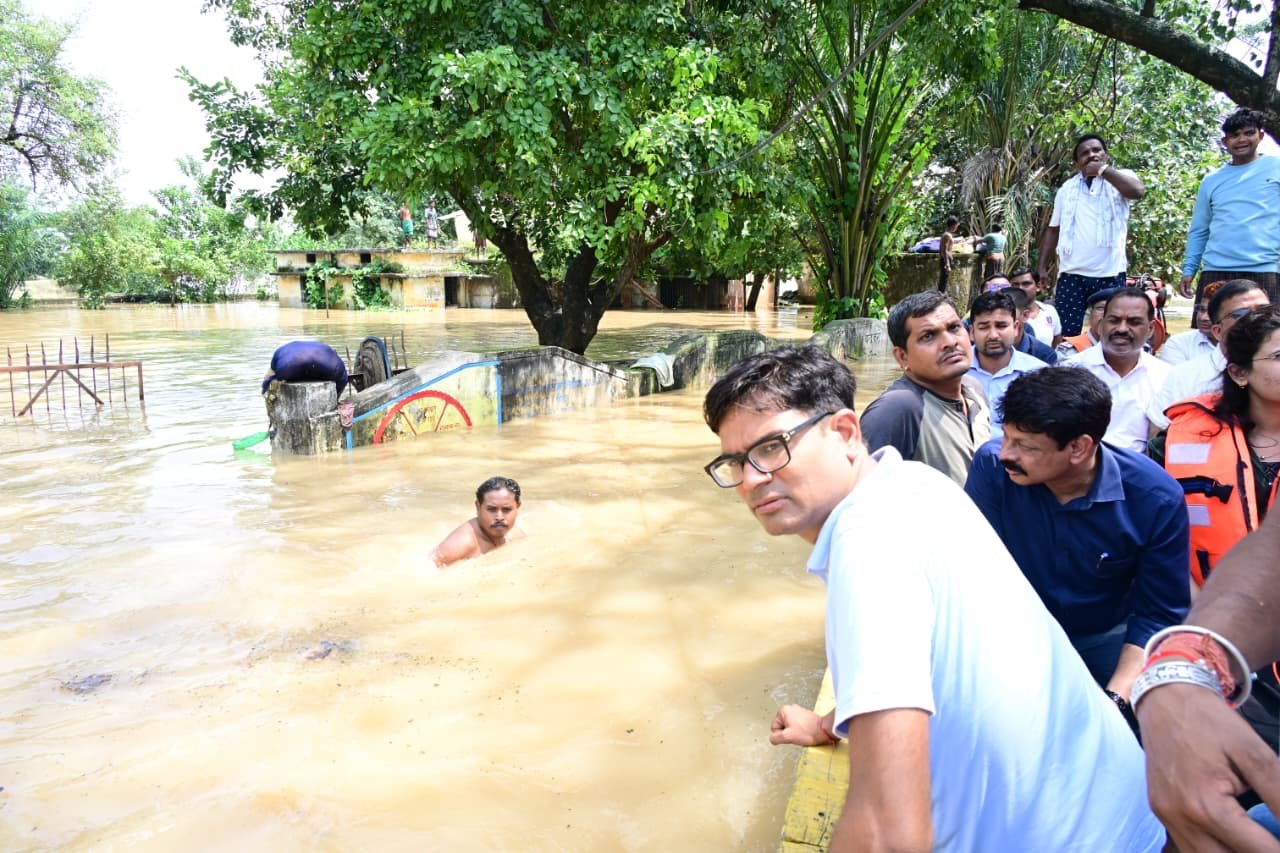 संकट की घड़ी में हर प्रभावित परिवार के साथ खड़ी है हमारी सरकार : वित्त मंत्री श्री ओ.पी. चौधरी