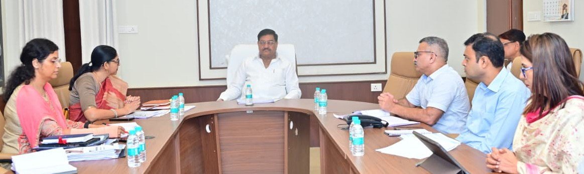 किसानों की सुविधा सर्वाेपरि, आगामी धान खरीदी के लिए समय रहते पूरी करें सभी तैयारियां: खाद्य मंत्री श्री दयाल दास बघेल’