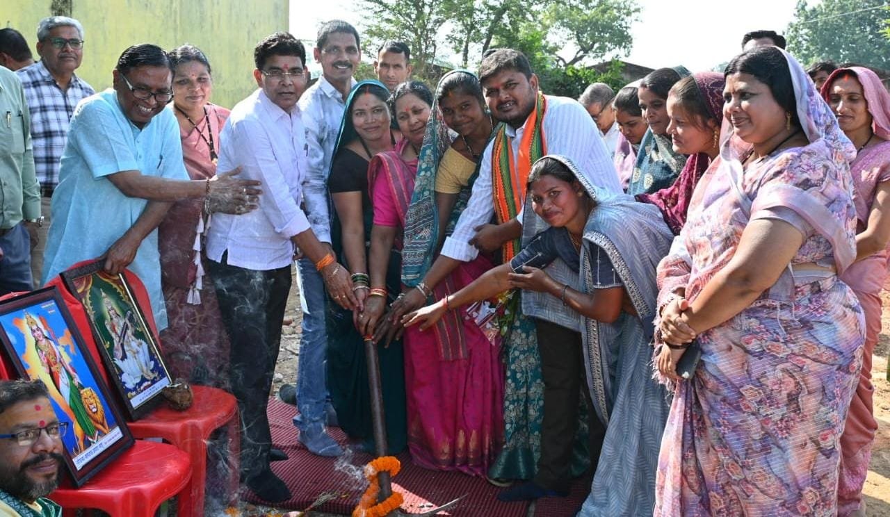 मुख्यमंत्री विष्णु देव साय के नेतृत्व में गांवों के विकास और बुनियादी सुविधाओं के विस्तार को मिल रही प्राथमिकता : राजस्व मंत्री श्री वर्मा
